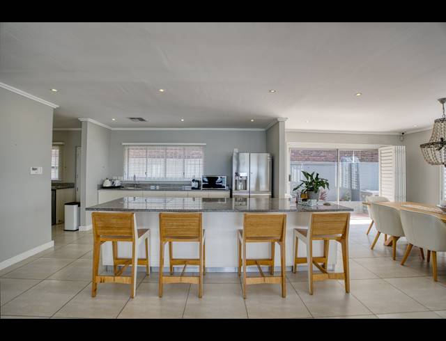 4 BEDROOM HOUSE FOR SALE IN BALLITO CENTRAL